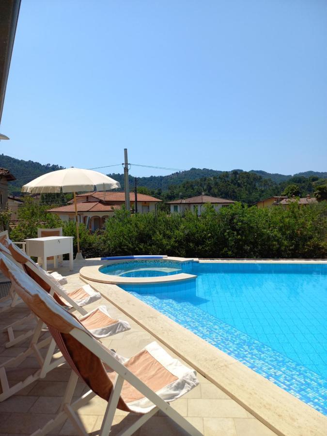 Villa Ester Камайоре Екстер'єр фото